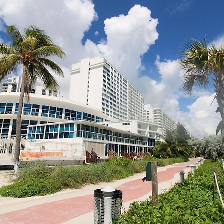 Castle Pavillon 8 Beachfront - Private Beach Access Loft With 2-Story, Pool, Tennis, Free Parking Access Miami Beach Exterior foto